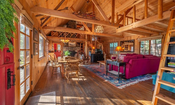 Tahoe City Cabina | Authentic & Stylish Cabin in Lake Tahoe by Sierra Getaways
