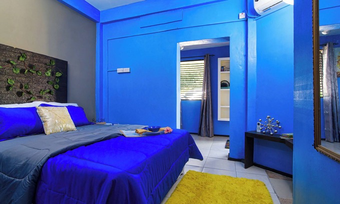 Bois d'Orange Apartamento | Authentic tropical retreat 15 minutes to beach and Mall One bedroom