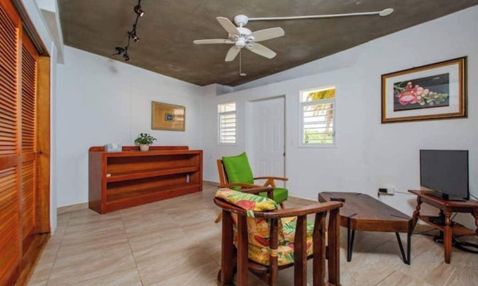 Estate Grange Apartamento | Authentically Caribbean Serene Hillside Hideaway