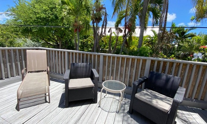 The Meadows Cama Y Desayuno | Authors of Key West Guest House