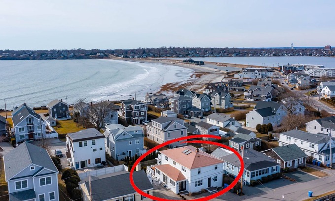 Easton's Point Casa | AUTUMN ESCAPE: "Middletown Beachside Charm, Newport Adventures"