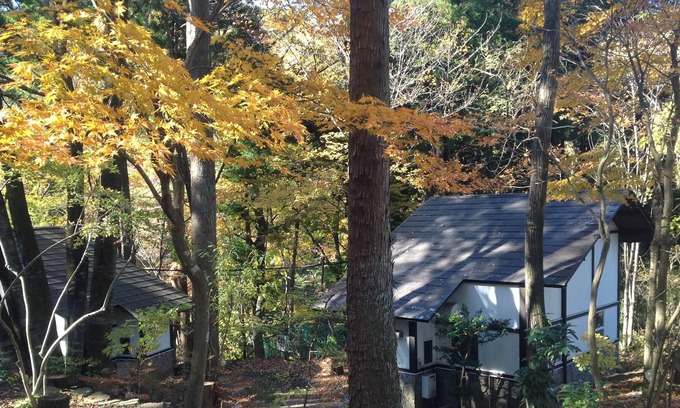 Kinugawa Onsen Cabaña | Caza de hojas de otoño base Base de turismo de Nikko ♪ ¡Se puede llegar a una cabaña de la estación en tren!100 minutos en expreso limitado desde Kitasenju ♪ 4 minutos a pie desde la estación ♪ Hay mucha naturaleza cerca de la estación.Kinugawa Onsen e...