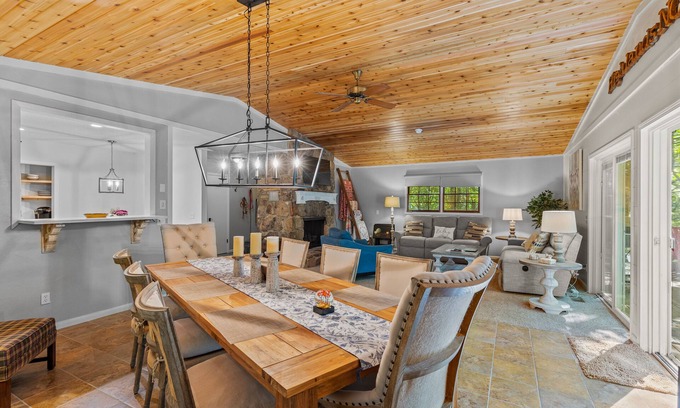 Highlands Hills Casa | Autumn Ridge, 3/2, peaceful/ secluded...1.5 mi from Highlands and fast internet!