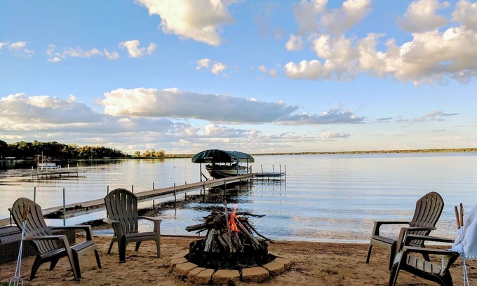 Nisswa Casa | DISPONIBILIDAD DE INVIERNO! Acogedor y Romántico. Pesca en hielo, Chimenea, Netflix, Compras