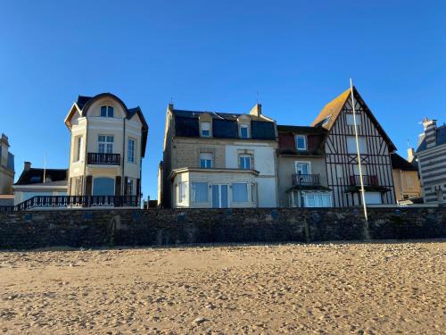 Saint-Regnobert-de-la-Cote-de-Nacre Casa | Aux Bains des Mots