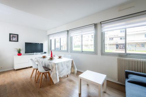 Rouen City Centre Apartamento | Aux Jardins de l'Hôtel de ville - Appartement Hypercentre avec Parking Privé