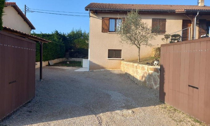L'Arbresle Apartamento | Aux monts du lyonnais