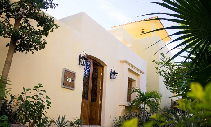 Nopolo Villa | AV027- Precioso 3 brd, a pocos pasos de la playa con excelente vista a las montañas