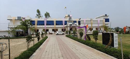 Sultanpur Complejo | Avadh Garden Marriage Lawn & Guest House