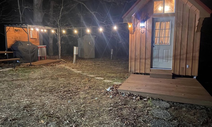French Lick Cabina | Super Awesome & Private TINY CABIN 5 STAR Clean- by Patoka Lake- Boat Parking!