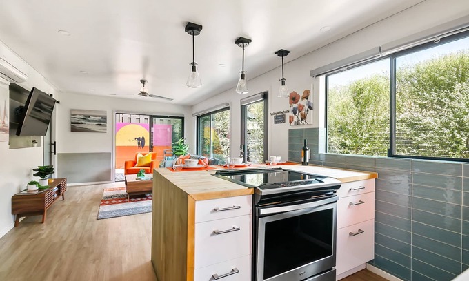 Mission Hills Apartamento | Available Again-Private Garden-Close To All