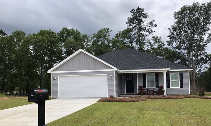 Statesboro Casa | Available for GSU football and graduation stays!