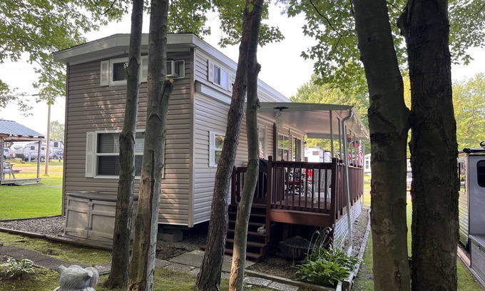 McKean Alquiler De RV | Available in Erie, PA for the week of the Eclipse on April 8th, 2024