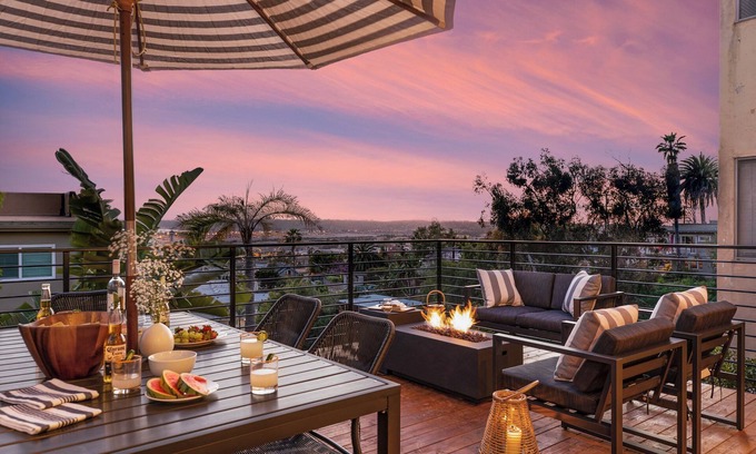 Middletown Condominio | Mins to Gaslamp, Zoo & Airport | Hermosa cubierta con barbacoa ❤︎ por AvantStay