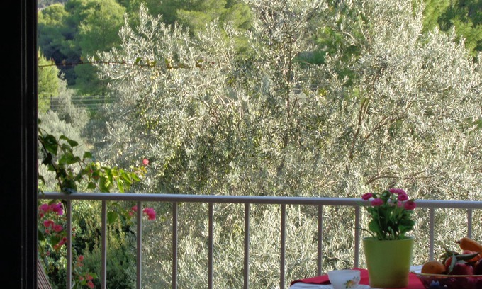 Katakali Villa | Avelux Villas - Felicidad Villa