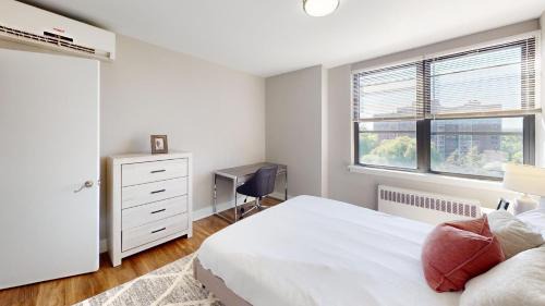 East Falls Apartamento | Avenue A322 Fully Furnished, Parking, Pool & Gym