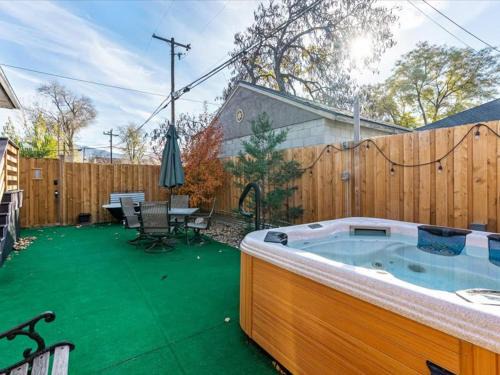 Liberty Wells Casa | Aviary Park & PickleBall Close By