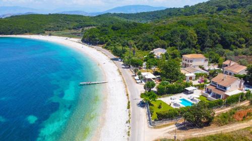 Petaleia Villa | Avlaki Beachfront Villa