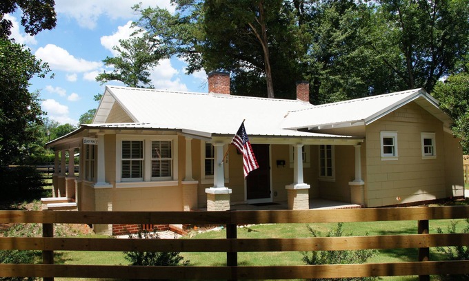 Aiken Cabaña | Galardonada casa de campo totalmente restaurada de 1930 en el histórico Aiken SC