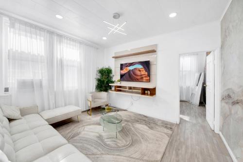 Southeast Yonkers Casa | Award Winning Home with Close Transportation