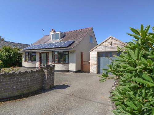Elim Casa | Awelfryn