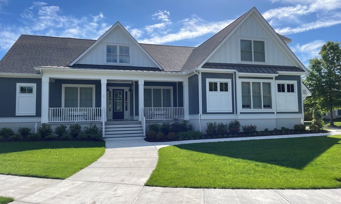 Cape Charles Casa | "Awenasa" Luxury 4BR home near beach with theater, games, and gourmet kitchen!