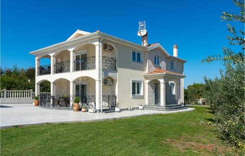 Kastel Apartamento | Awesome apartment in Kastel with 2 Bedrooms and WiFi
