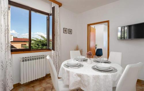 Porec Apartamento | Awesome Apartment In Porec With Wifi