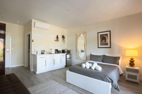 Bankers Hill Apartamento | Awesome Balboa and Downtown View with Cozy Patio