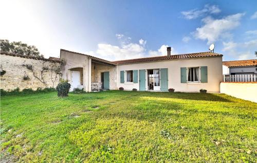 Saint-Pierre-d'Oleron Casa | Awesome Home In Saint-Pierre-D'oléron