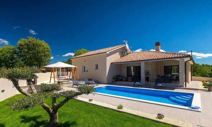 Belavici Casa | Impresionante casa en Barban