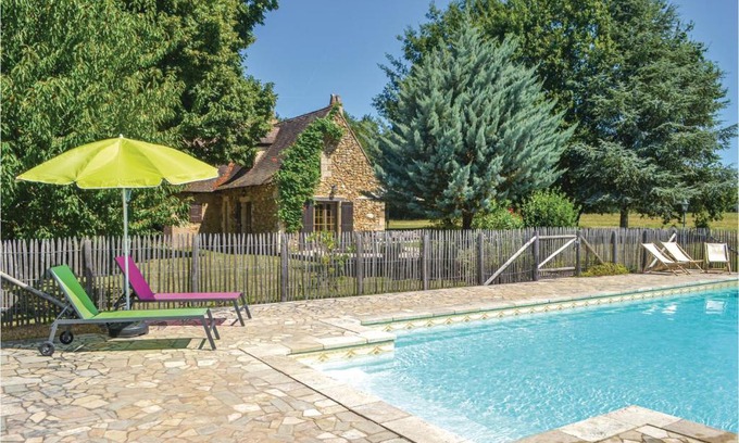 Campsegret Casa | Awesome Home In Campsegret