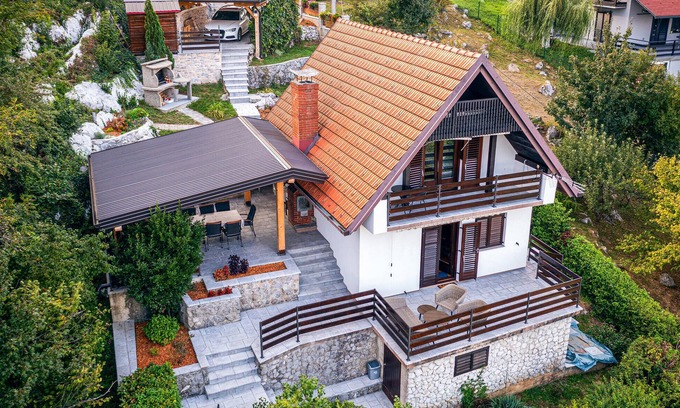 Duga Resa Casa | Impresionante casa en Donji Zvecaj con.