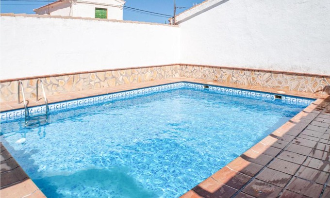 Domingo Pérez de Granada Casa | Awesome home in Domingo Perez with 3 Bedrooms and Outdoor swimming pool