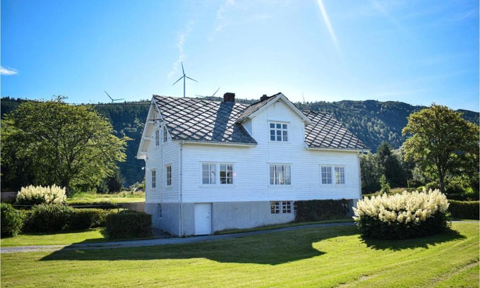 Fitjar Casa | Awesome Home In Fitjar With Wifi