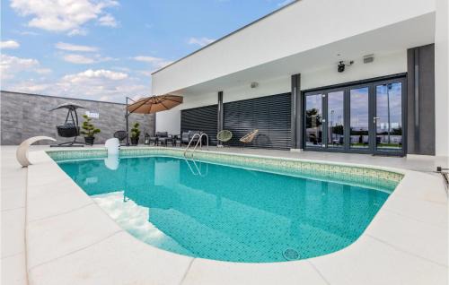 Semeljci Casa | Awesome Home In Koritna With Sauna