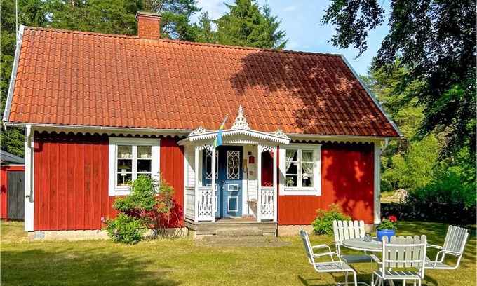 Hagaby Casa | Awesome Home In Löttorp With Kitchen