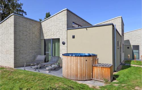 Lembruch Casa | Awesome Home In Lembruchdümmer See