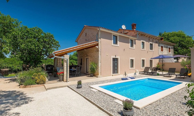 Pinezici Casa | Impresionante casa en Marcana