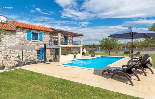 Filipini Casa | Awesome Home In Mihelici With Wifi