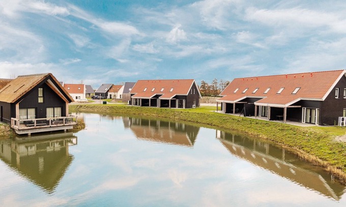 Nieuwvliet Casa | Awesome home in Nieuwvliet-Bad with 2 Bedrooms, WiFi and Private swimming pool