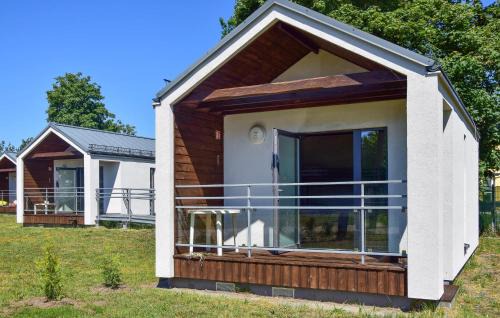 Nowe Warpno Casa | Awesome Home In Nowe Warpno