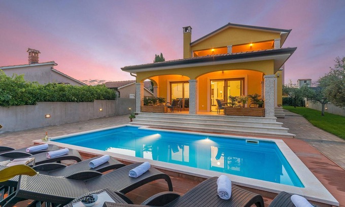 Zbandaj Casa | Villa Mala
