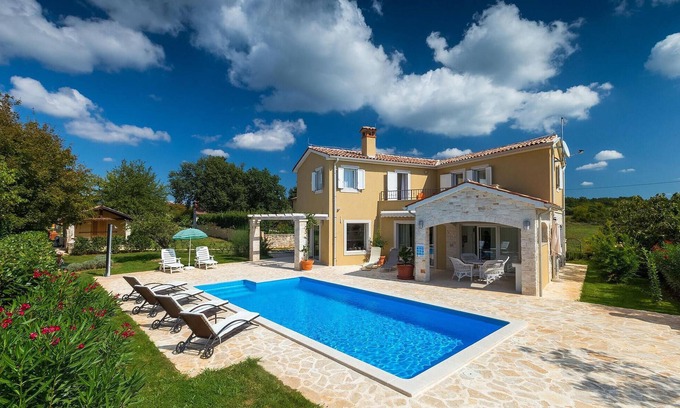 Vosteni Casa | Impresionante casa en Porec
