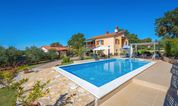 Radmani Casa | Impresionante casa en Radmani con WiFi