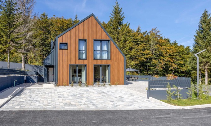 Ravna Gora Casa | Impresionante casa en Stari Laz con.