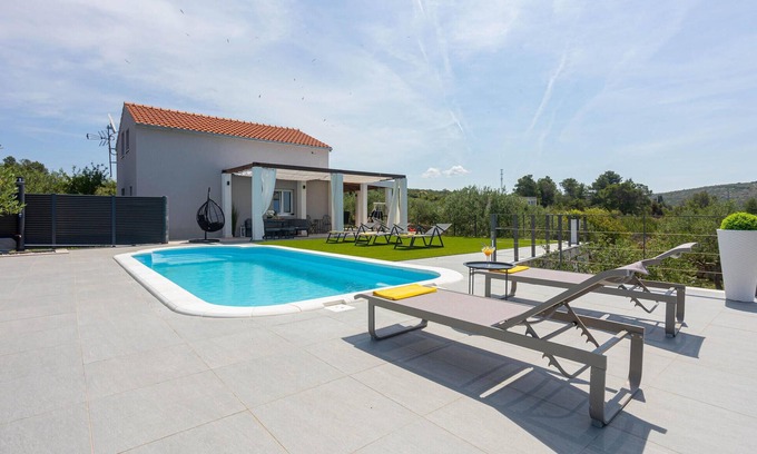 Sutivan Casa | Impresionante casa en Sutivan
