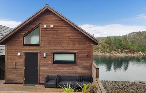 Bomlo Casa | Awesome Home In Urangsvåg With Wifi