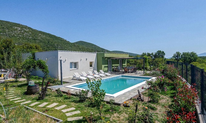 South Croatia Coast Casa | Casa que admite mascotas en Zagvozd con.