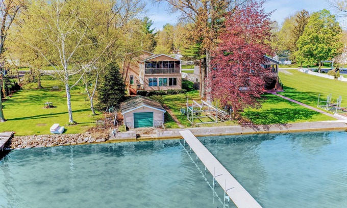 Markesan Casa | Impresionante escapada al lago en el hermoso lago verde